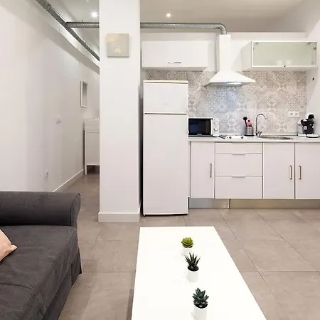 Loft Next To Calle Betis, Area Of Seville-sevillarooms Appartement